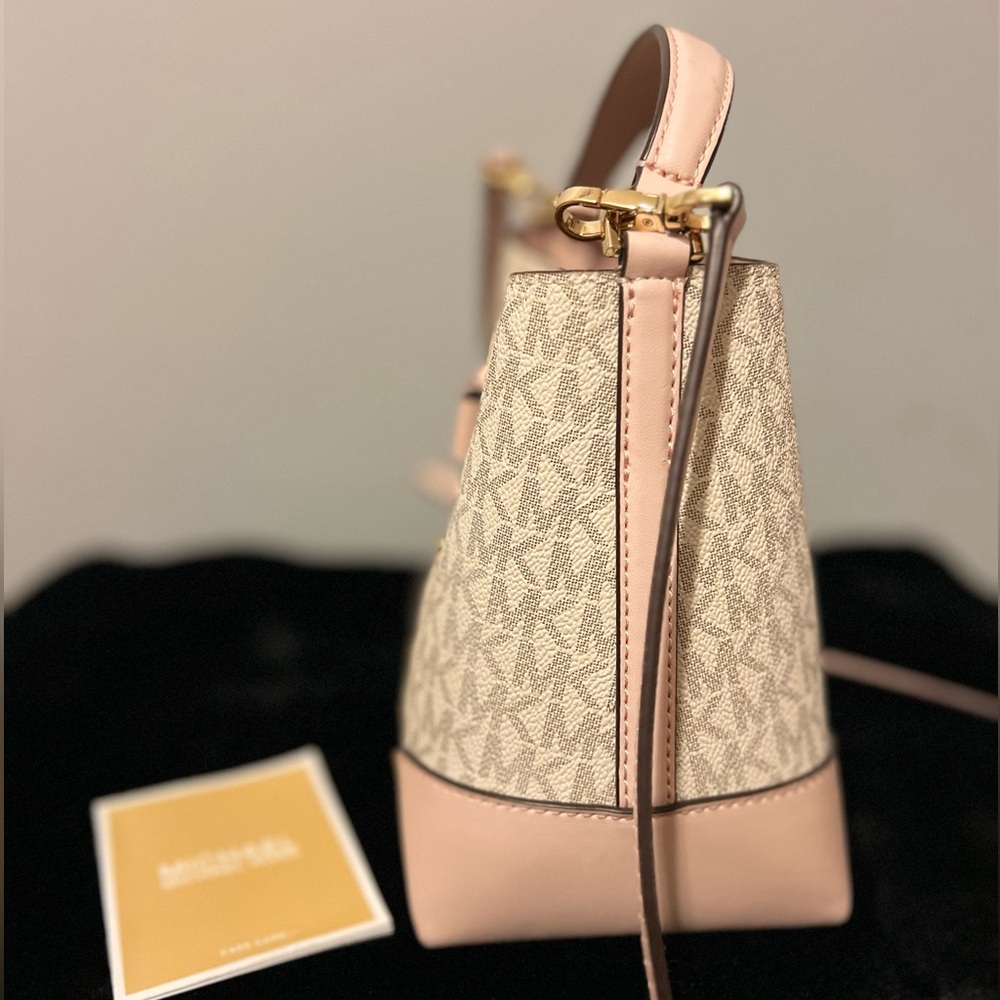 Michael Kors Pink and Cream Women's crossbody Bag - Picture 2 of 5
